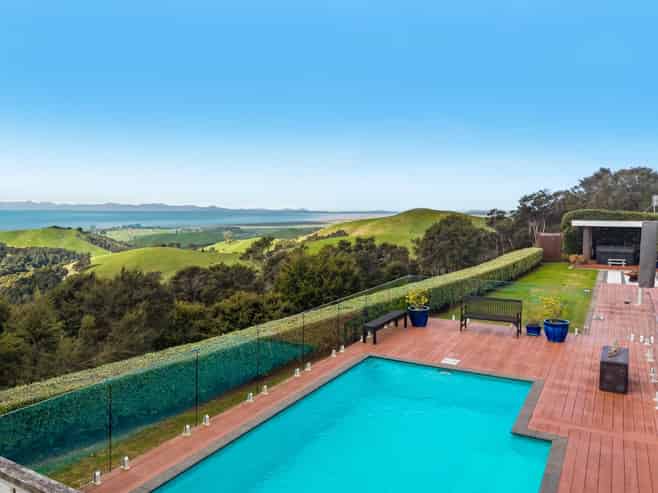 119 Rataroa Road, Miranda