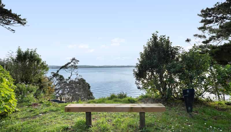 453A Glenbrook Beach Road, Glenbrook