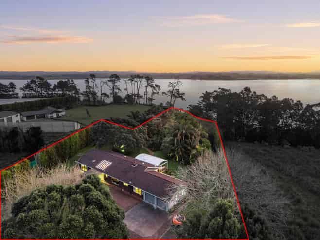 453A Glenbrook Beach Road, Glenbrook