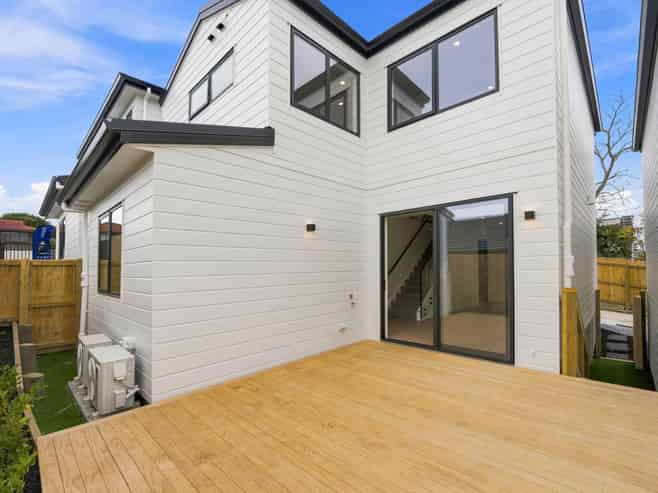 Lot 2/19 Glenshee Place, Highland Park
