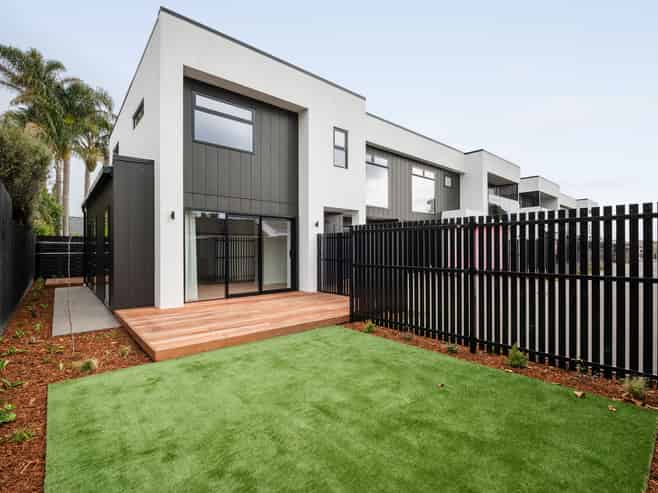 2 + 4/768 River Road, Chartwell