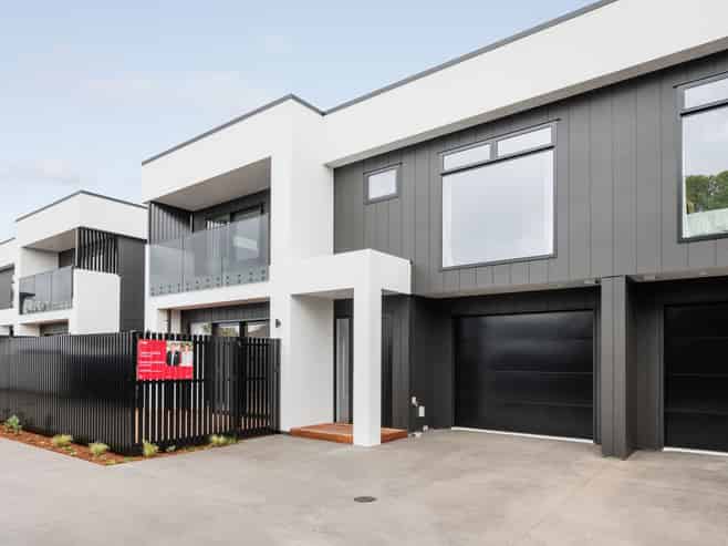 2 + 4/768 River Road, Chartwell