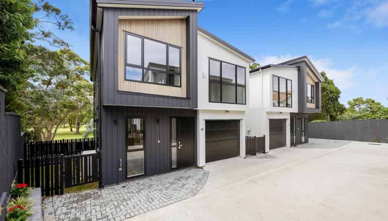 11E Norman Lesser Drive, Saint Johns