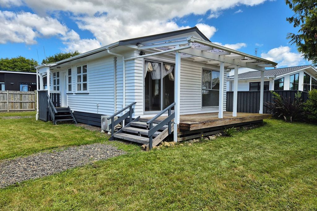 Cosy and Warm 2 Bedroom House 1