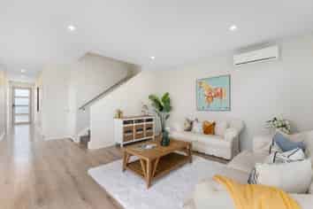 2B Crystal Avenue, Glendene