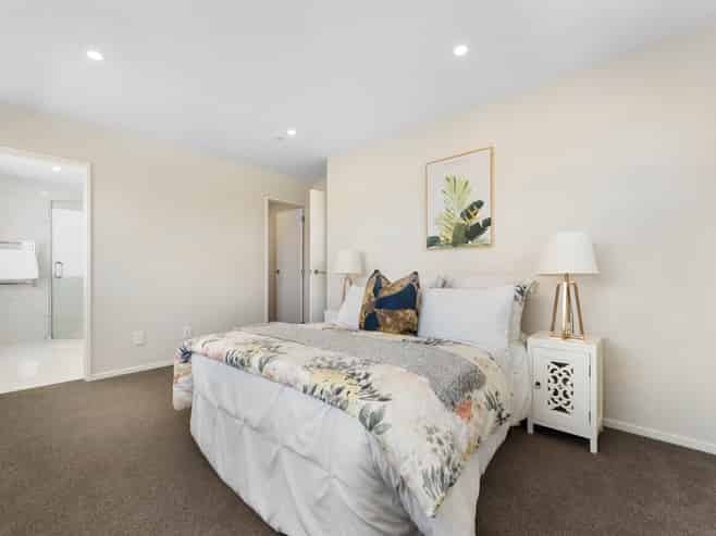 2A & 2B Crystal Avenue, Glendene