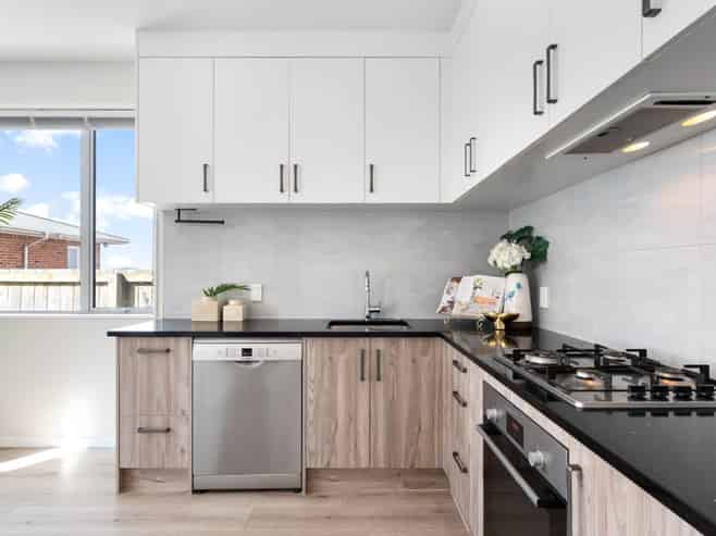 2A & 2B Crystal Avenue, Glendene
