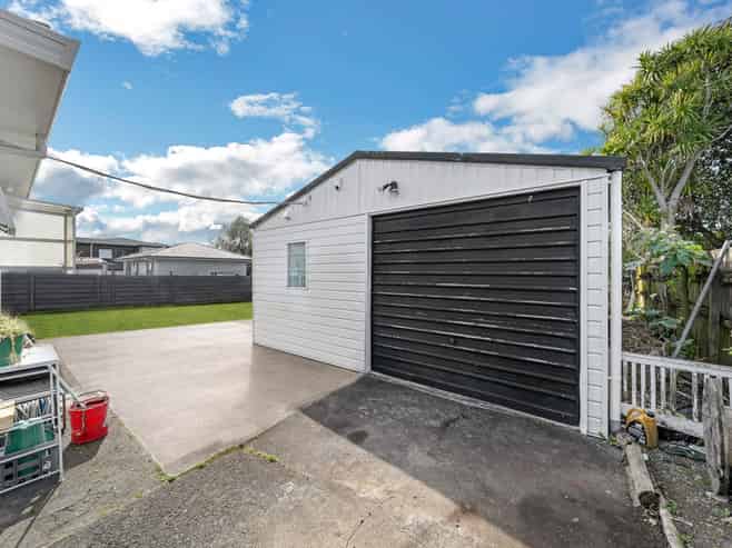 37 Penion Drive, Otara