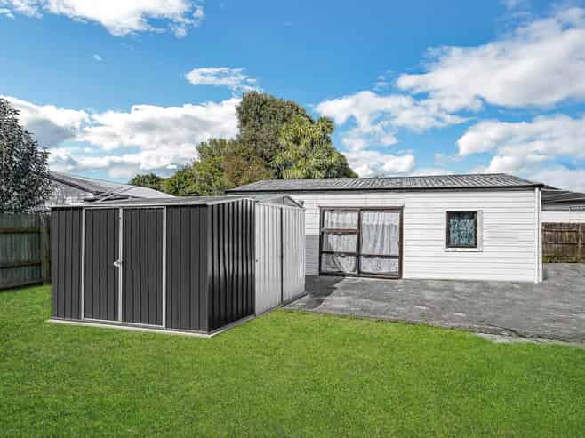 37 Penion Drive, Otara