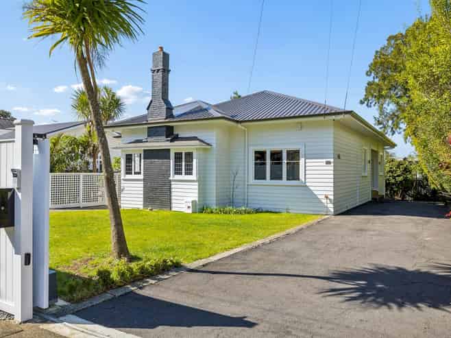 12 Shipherds Avenue, Epsom