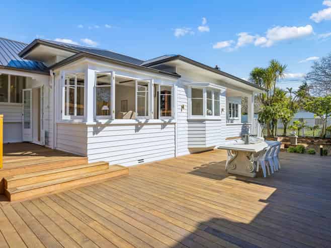12 Shipherds Avenue, Epsom