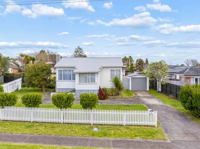 24 South Street, Papakura