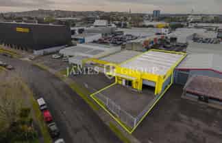 Road Front, Drive-Through with Secure Yard