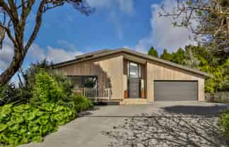 75 Minnehaha Avenue, Titirangi