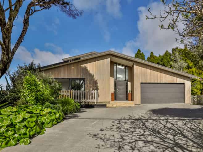75 Minnehaha Avenue, Titirangi