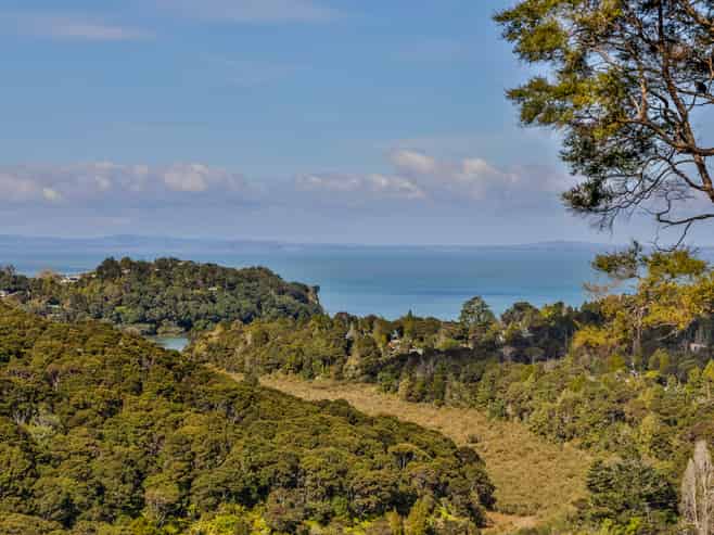 75 Minnehaha Avenue, Titirangi
