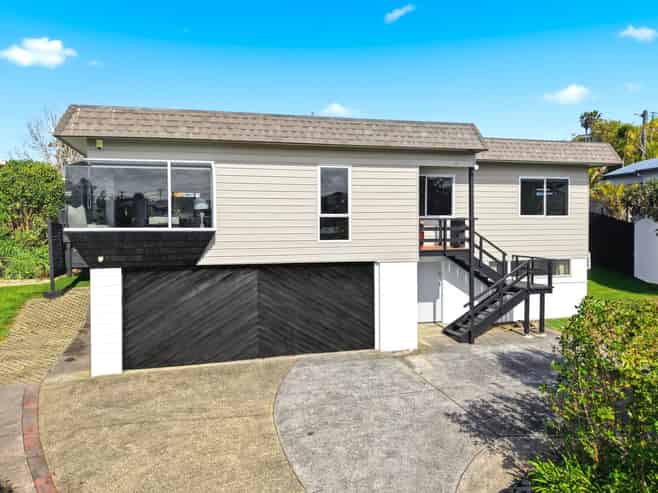 11 Marina Road, Torbay