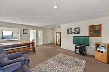 16/166 Waihi Road, Judea