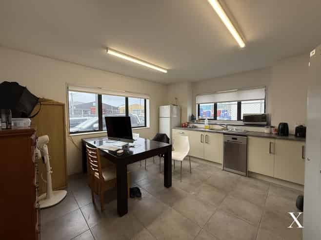 Tidy, Standalone & Available Pre-Xmas 
