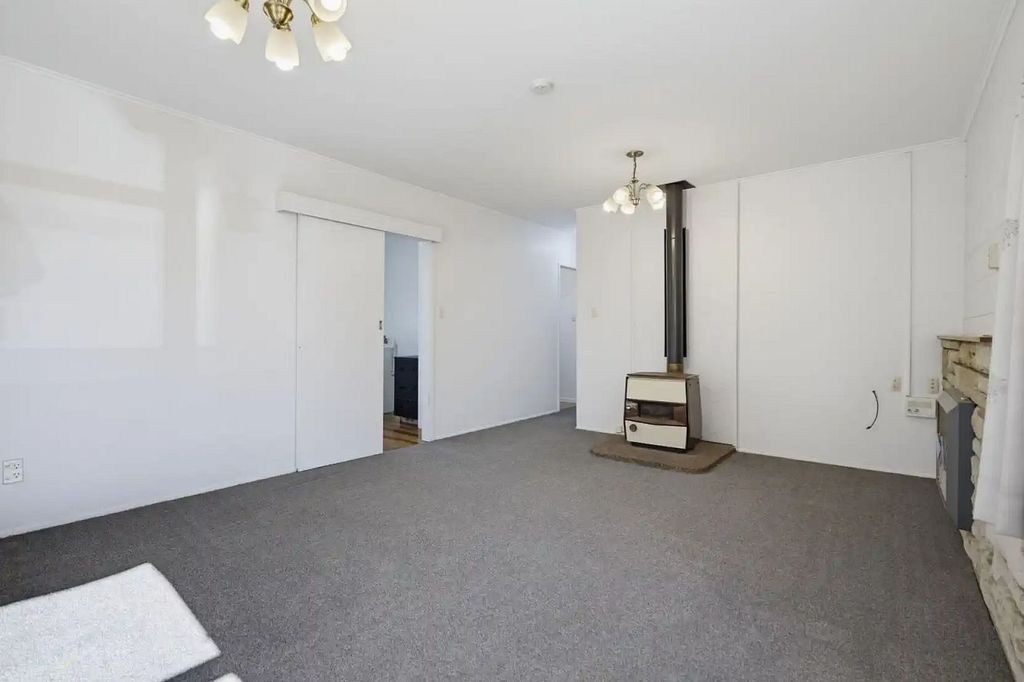 Charming 2-Bedroom Unit in Cambridge 4