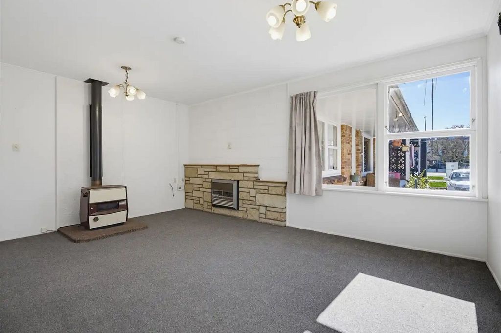 Charming 2-Bedroom Unit in Cambridge 3