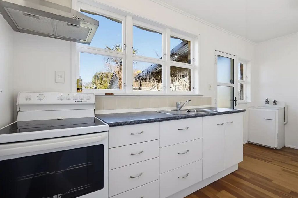 Charming 2-Bedroom Unit in Cambridge 5