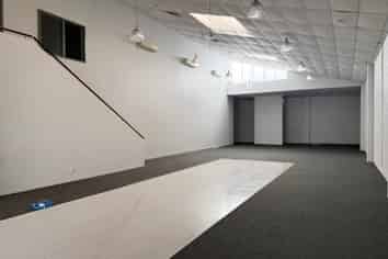 WELL LOCATED SHOWROOM OPPOSITE LYNNMALL
