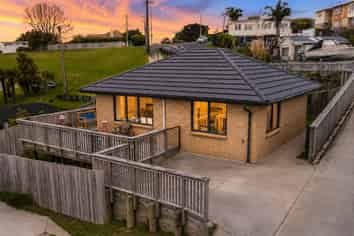9A Rishworth Avenue, Stanmore Bay