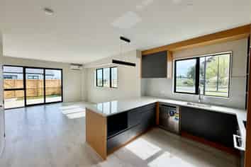 2 Kaapehu Street, Karaka