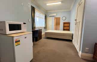 Room 4/42A Cargill Street, Dunedin Central