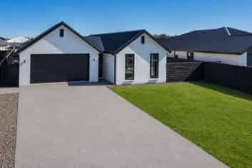 18 Grimwood Street, Ravenswood