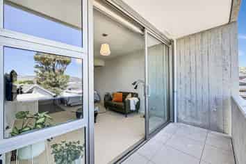 211/2 Campbell Terrace, Petone