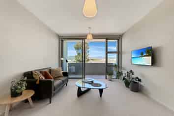 211/2 Campbell Terrace, Petone