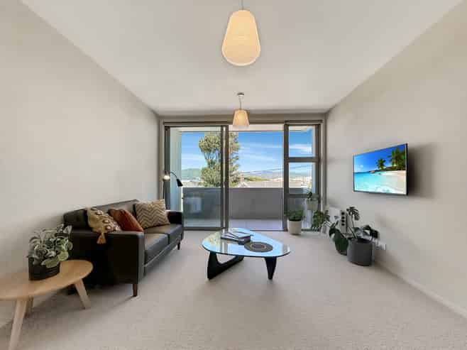 211/2 Campbell Terrace, Petone