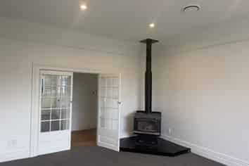 10 River Road, Ashley