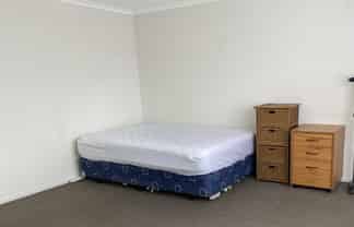 147 Dowse Drive, Maungaraki