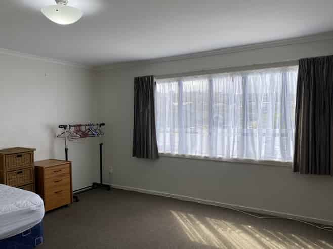 147 Dowse Drive, Maungaraki