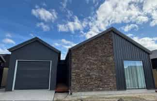 64 Wooing Tree Ave, Cromwell