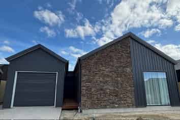 64 Wooing Tree Ave, Cromwell