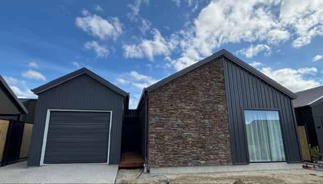 64 Wooing Tree Ave, Cromwell