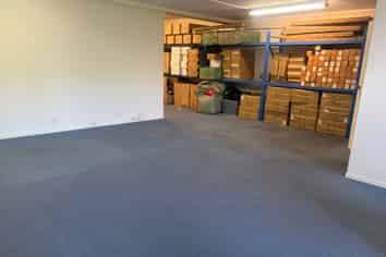 SMALL INDUSTRIAL - DON’T MISS OUT!