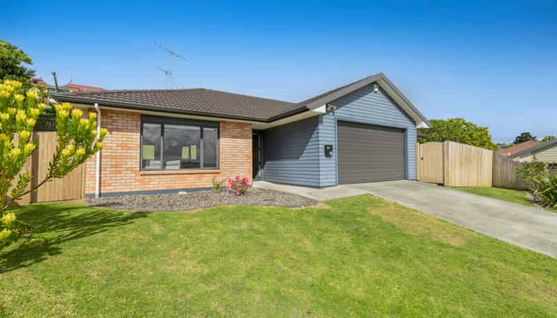 15 Black Teal Close, Unsworth Heights