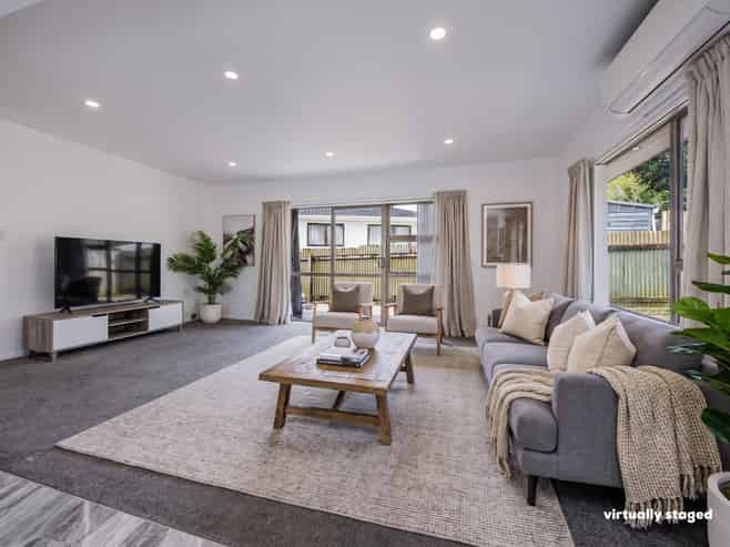 1/18 Frobisher Way, Clendon Park