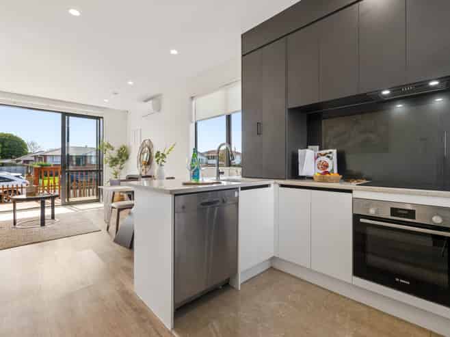 11B Mandarin Place, Half Moon Bay