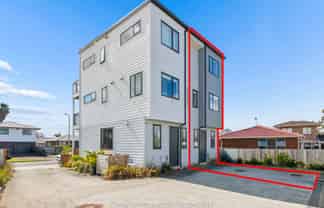 11B Mandarin Place, Half Moon Bay