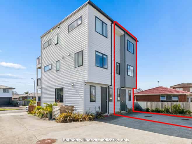 11B Mandarin Place, Half Moon Bay