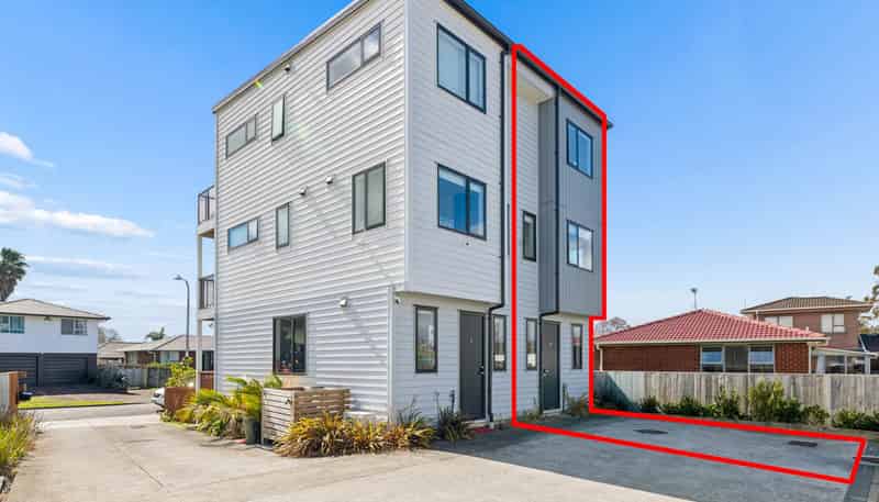 11B Mandarin Place, Half Moon Bay