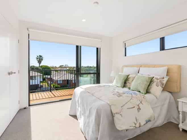 11B Mandarin Place, Half Moon Bay
