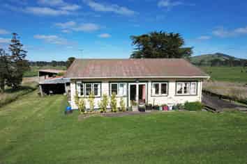 3945 State Highway 12, Aranga