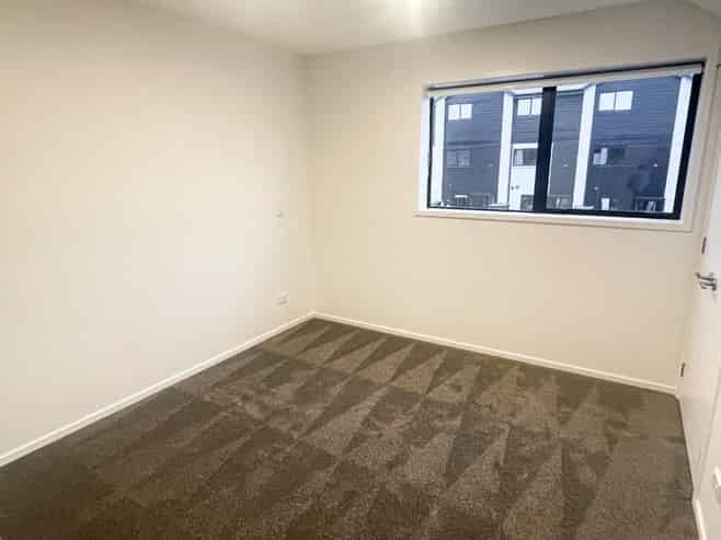 4/4 Taramea Place, Addington